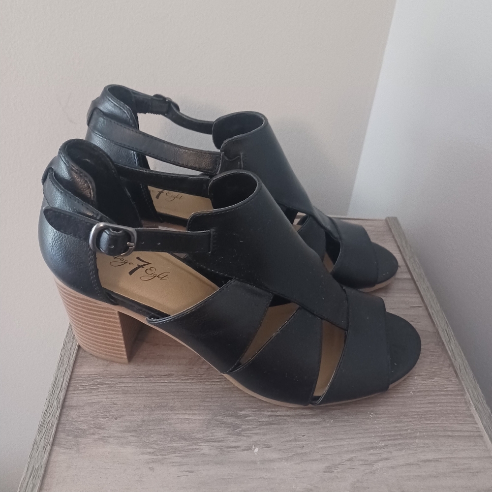 Vintage 7 Eight Strappy Block Heel Sandals Sz 10